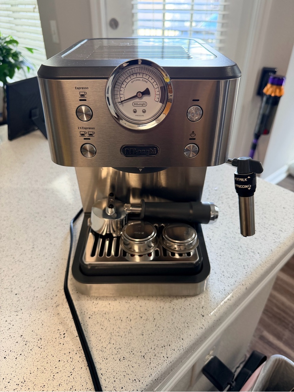 DeLonghi Classic Espresso Machine Silver